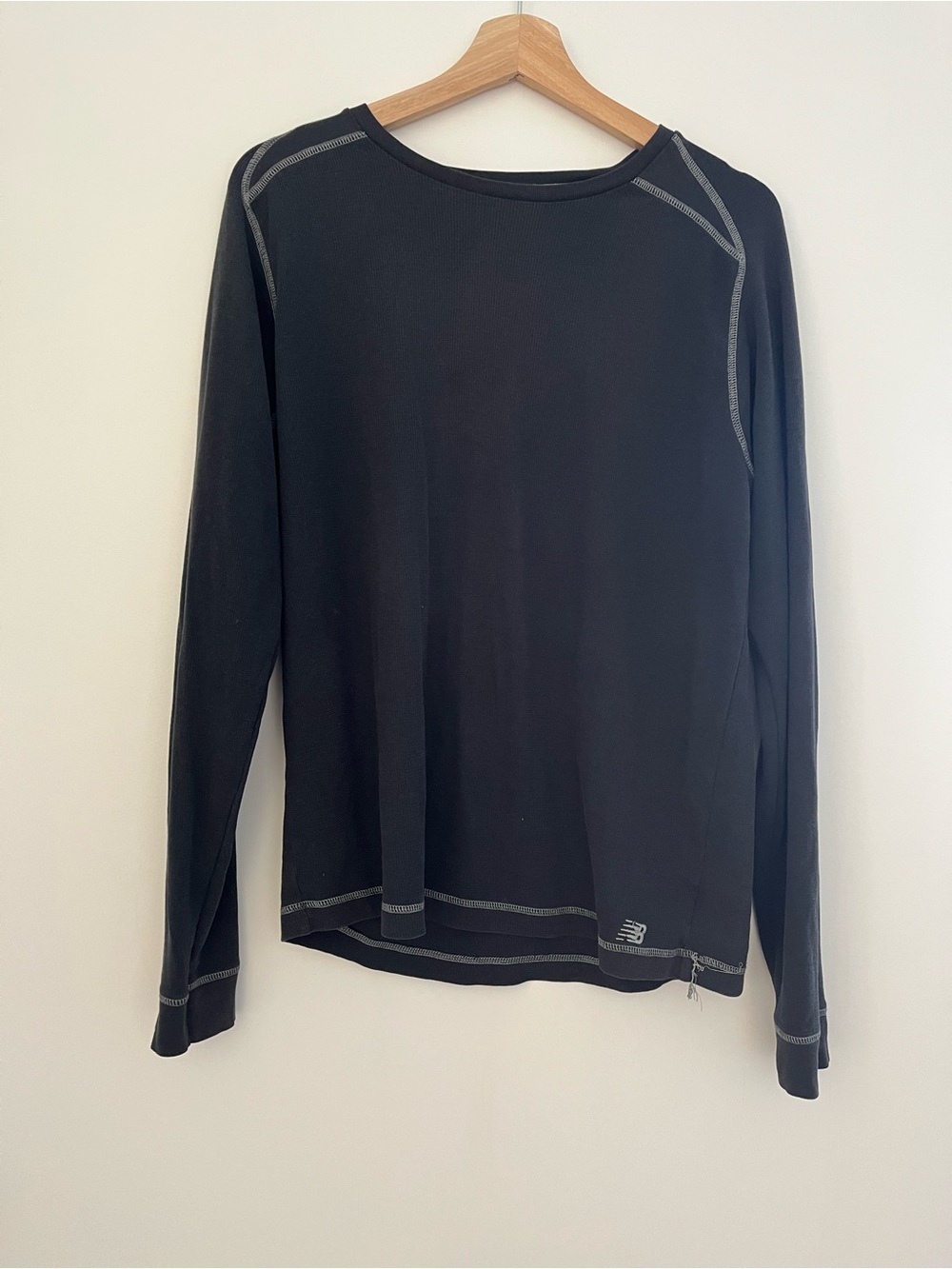 New Balance thermal with Contrast Stitching